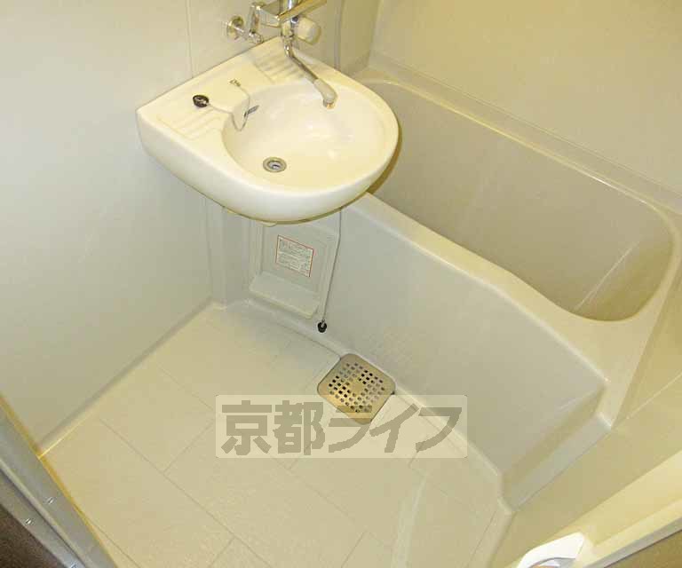 バス・シャワールーム　ゆっくり入浴できるキレイなバスルーム！