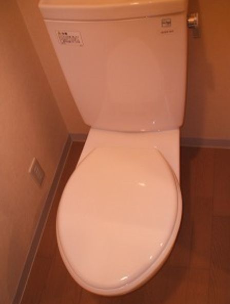 トイレ　★温水洗浄機能付き★
