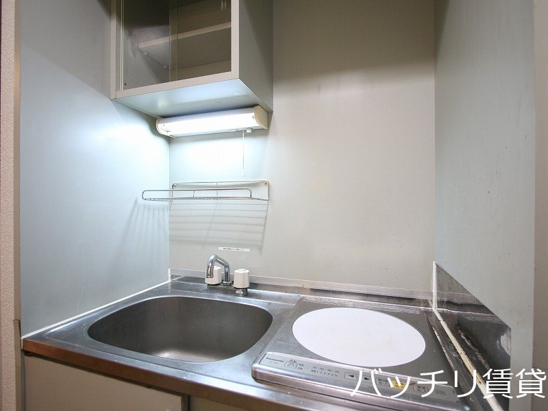 キッチン　画像は別号室タイプの為、現状を優先致します。