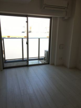 居室・リビング　☆明るい洋室☆