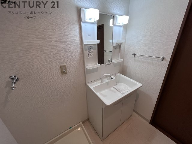 洗面設備　洗面所内に室内洗濯機置場がついてます！