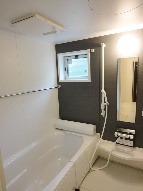 バス・シャワールーム　追焚＆浴室乾燥機付の広々バスルーム！