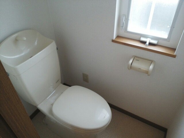 トイレ　ゆったりとした空間のトイレです