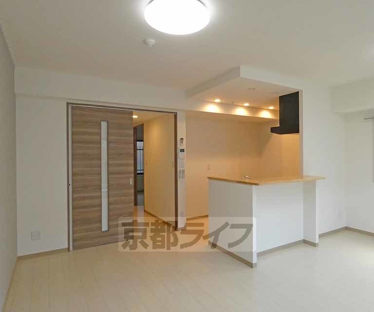 居室・リビング　広々としたお部屋です・