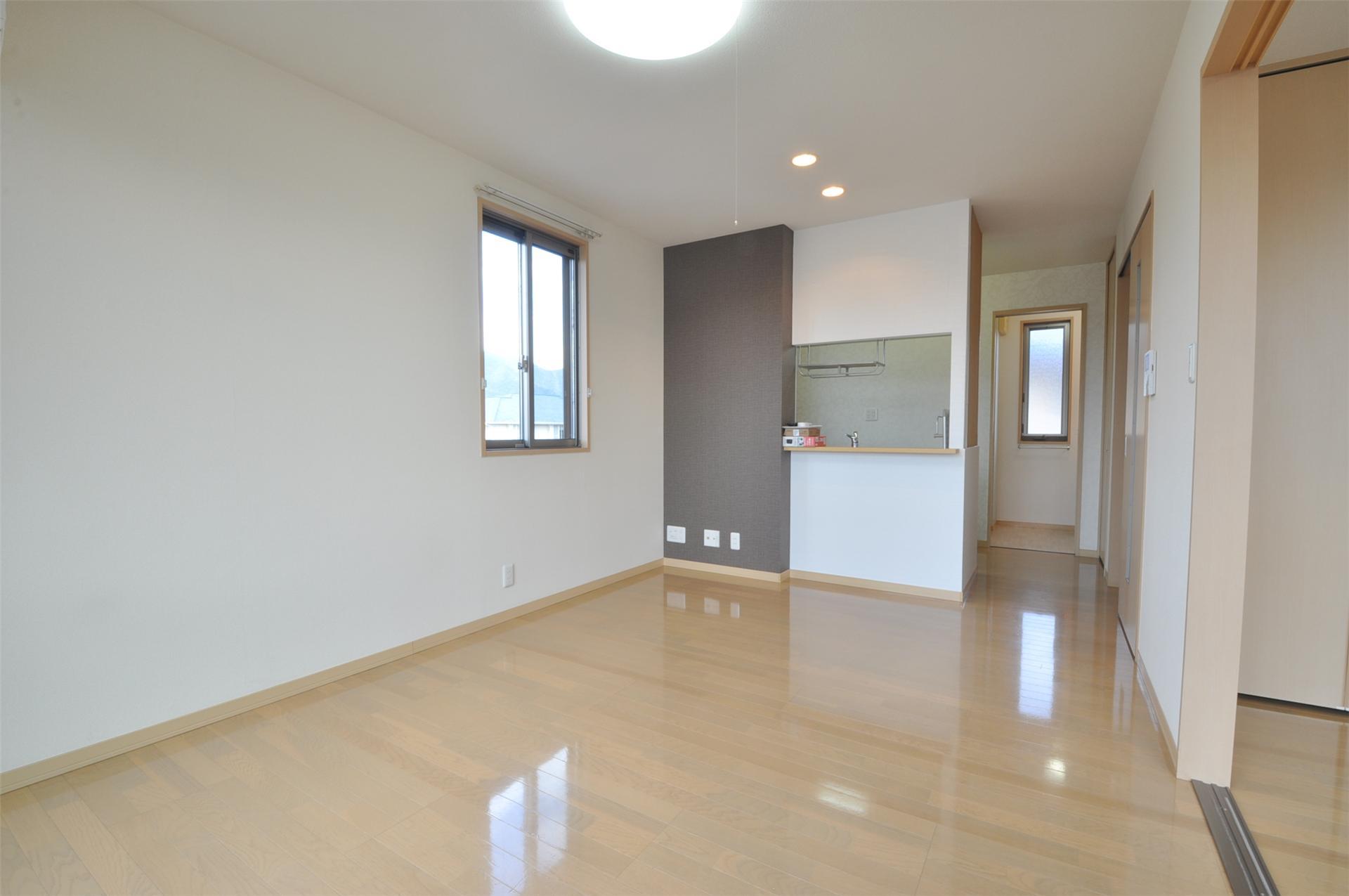 居室・リビング　※202参考（内装は異なります）