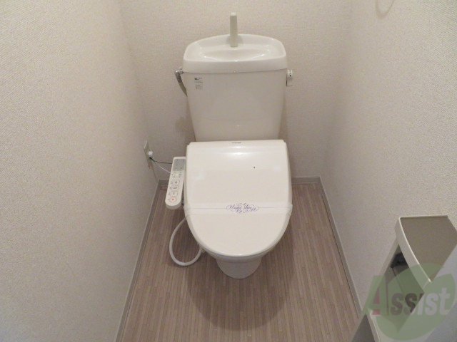 トイレ　トイレを撮影しました。嬉しいウォシュレットつきです。