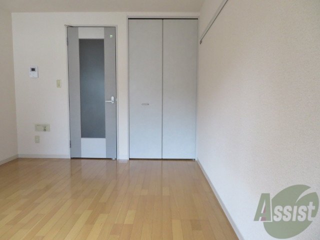 収納　クローゼットです。大きい荷物もしまうことができます。