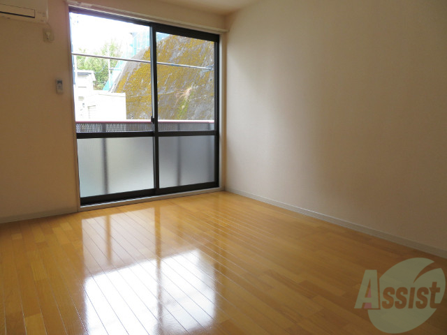 その他部屋・スペース　寝室です。陽が射して気持ちの良い朝を迎えられます