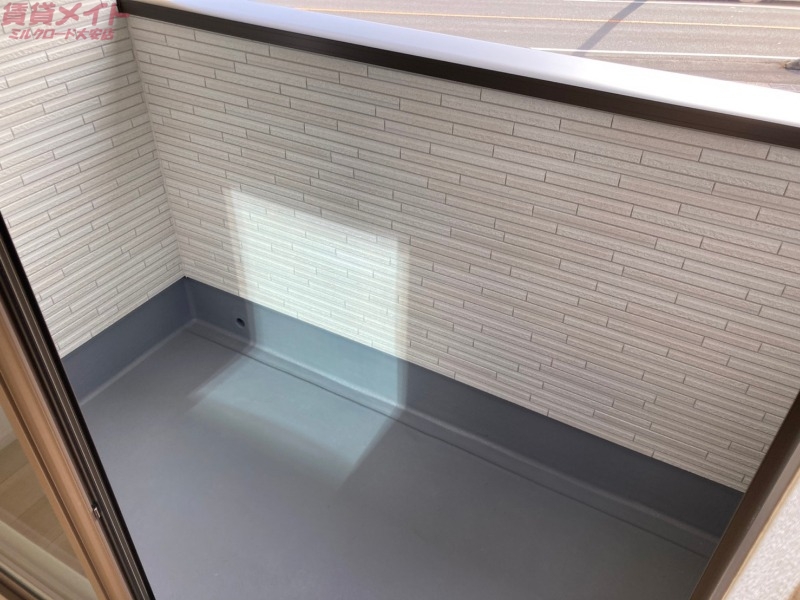 バルコニー　別部屋反転写真です