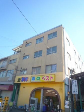 建物外観　★黄色い外観が目印★