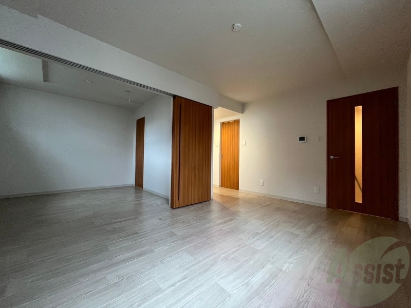 居室・リビング　広くてきれいなリビングです！快適に過ごせそうですね。