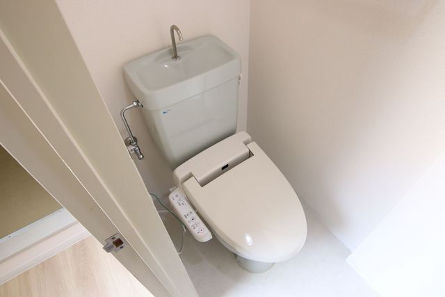 トイレ　温水洗浄便座