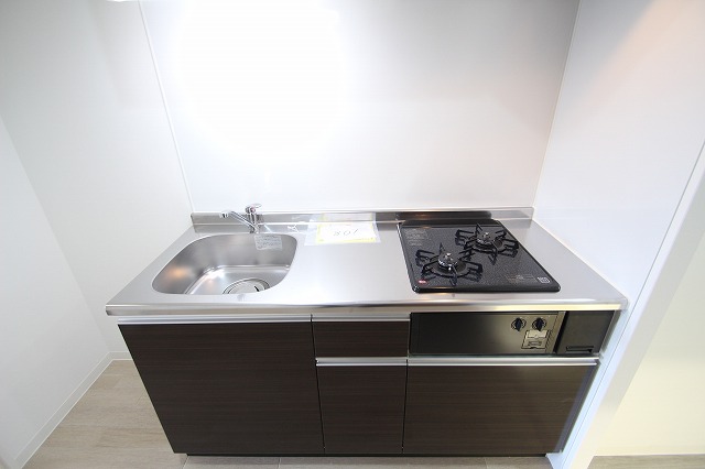 キッチン　同物件別号室の写真です。