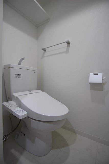 トイレ　同物件別号室の写真です。