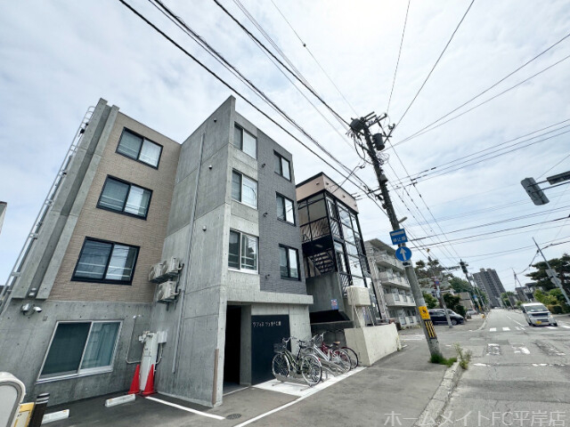 建物外観　とってもきれいなデザイナーズ物件♪