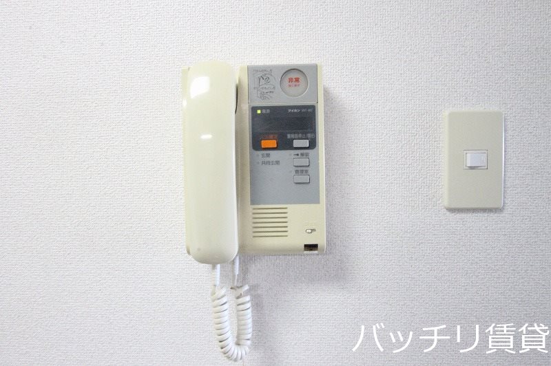 セキュリティ　画像は別号室タイプの為、現状を優先致します。