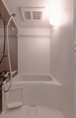 バス・シャワールーム　落ち着いた空間のお風呂です