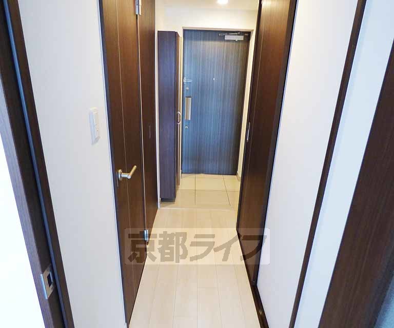 その他部屋・スペース　お部屋から見た廊下です。