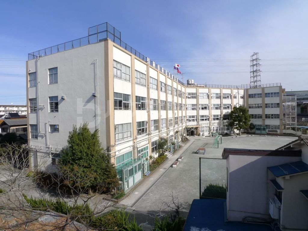 小学校　足立区立青井小学校（小学校）まで550m