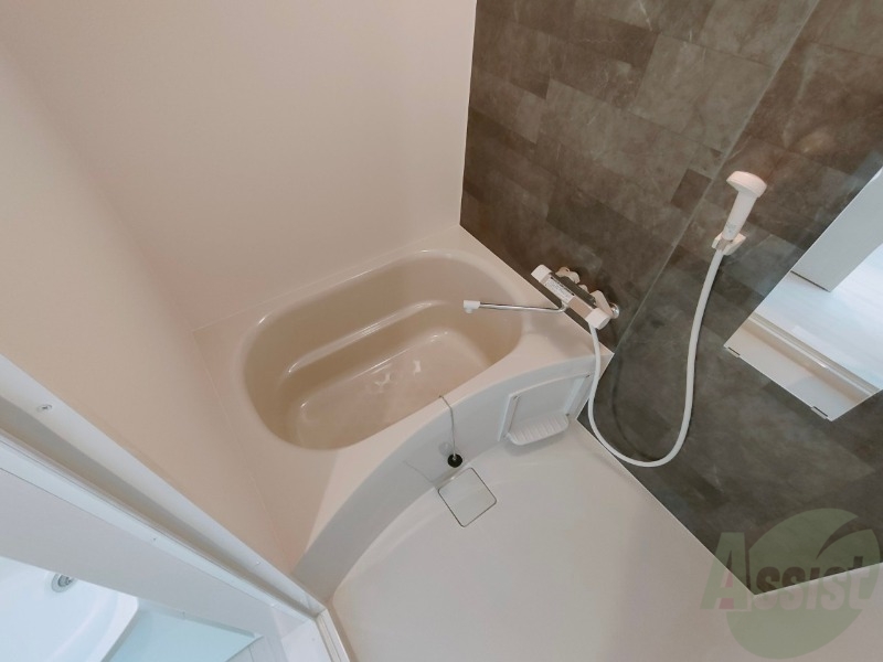 バス・シャワールーム　疲れを癒すには湯船でゆっくりするのが良いですよ。