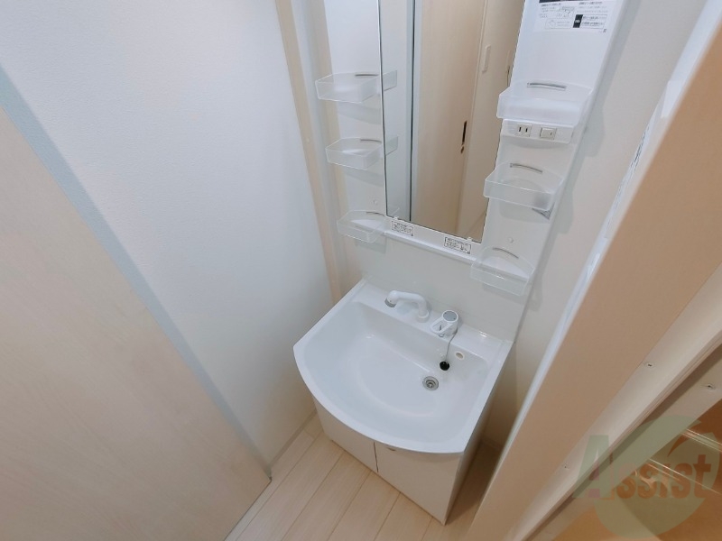 洗面設備　朝の身支度に欠かせない独立洗面台もございます！