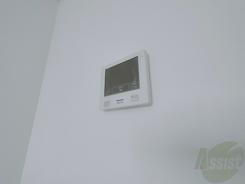 セキュリティ　モニタ付インターホンです。セキュリティ面も安心ですね！