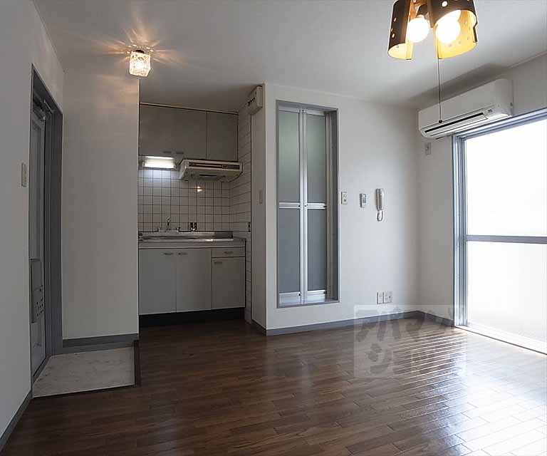 居室・リビング　綺麗に改装済