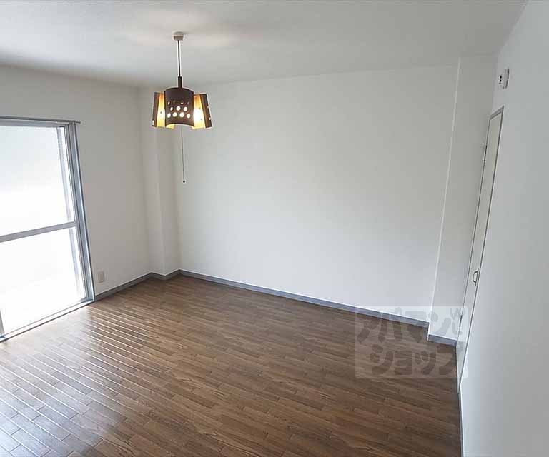 居室・リビング　綺麗に改装済