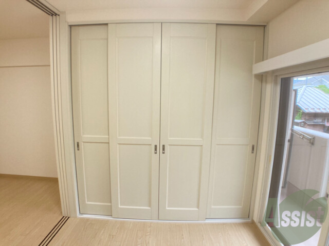 収納　こちらは大きめの収納ですね。中が気になります。