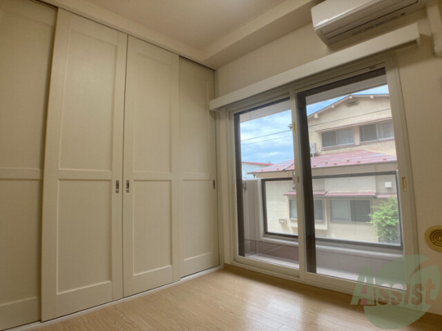 その他部屋・スペース　フローリングなので、ベッドを置くことも出来ます。