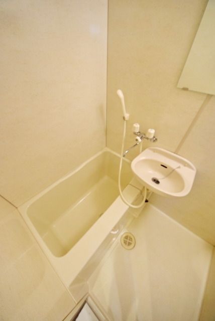 バス・シャワールーム　★くつろぎバス★