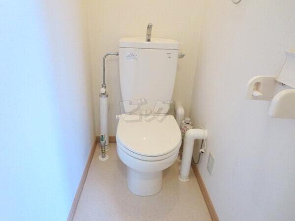 トイレ　弊社ではウォシュレットの取付もお手頃価格で承っております♪