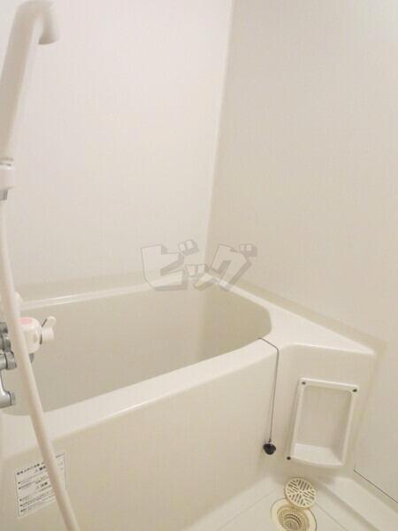 バス・シャワールーム　ゆったりとした浴槽で快適バスタイム♪