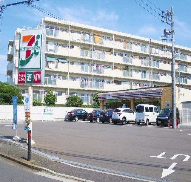 コンビニ　セブンイレブン横浜戸塚秋葉町店（コンビニ）まで551m
