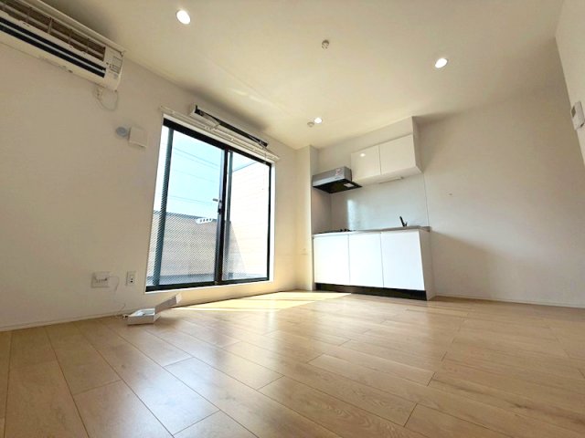 居室・リビング　こちらの居間で趣味の時間をお楽しみください