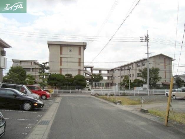 小学校　岡山市立平井小学校（小学校）まで383m