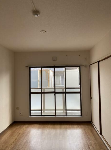 居室・リビング　角部屋・二面採光・2階以上☆