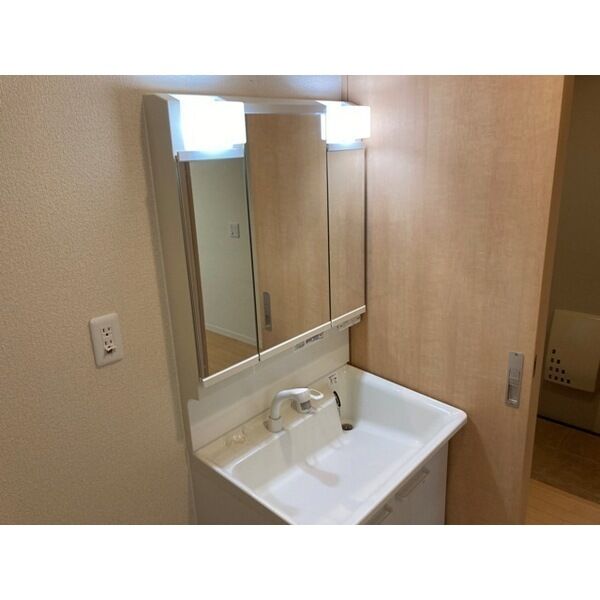 洗面設備　洗髪洗面化粧台付き♪