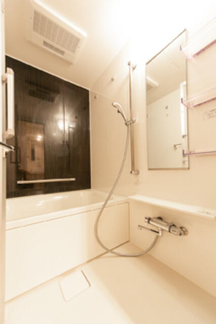 バス・シャワールーム　※写真は同タイプ住戸です。