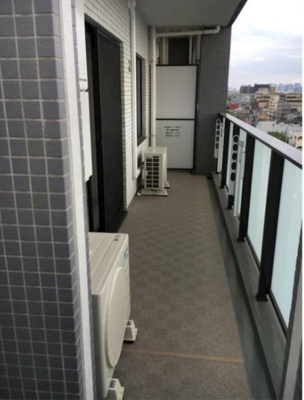 バルコニー　バルコニーからの眺めを楽しみながら食事をしませんか