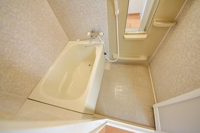 バス・シャワールーム　★便利な浴室乾燥機付き・広めのバスルームです★