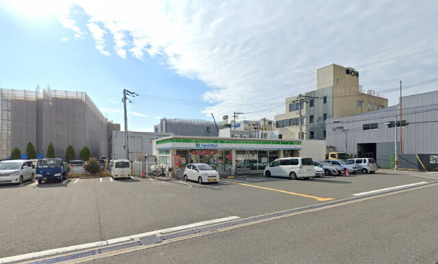 コンビニ　ファミリーマート放出東店（コンビニ）まで351m