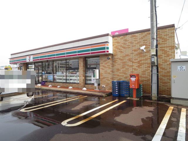 コンビニ　セブンイレブン（コンビニ）まで1072m