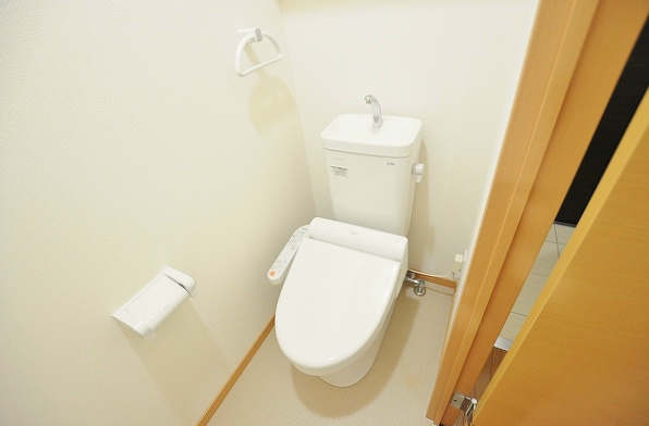 トイレ　温水洗浄便座