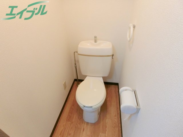 トイレ　同型参考写真