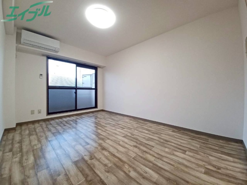 居室・リビング　同型参考写真