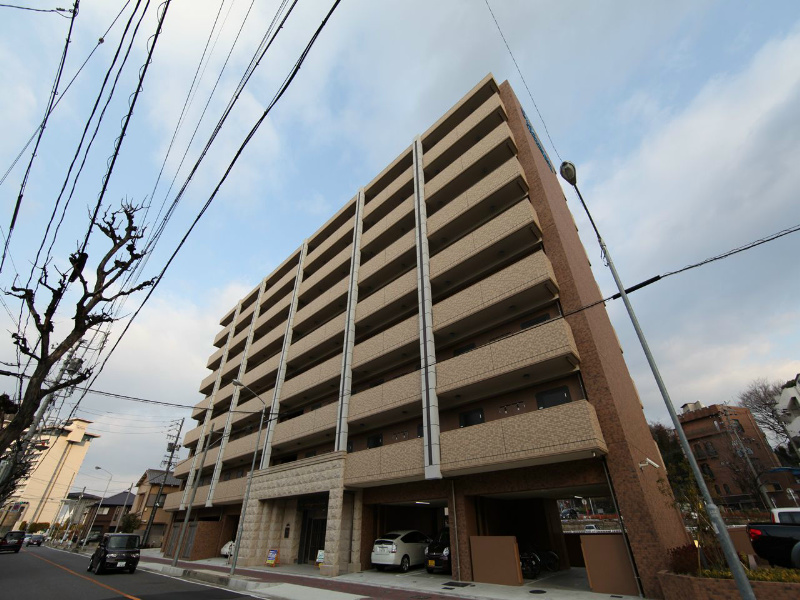 建物外観　外観　防犯カメラ付　オートロック　宅配ＢＯＸ