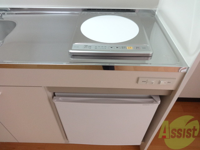 トイレ　キッチンには冷蔵庫付きでお得ですね。