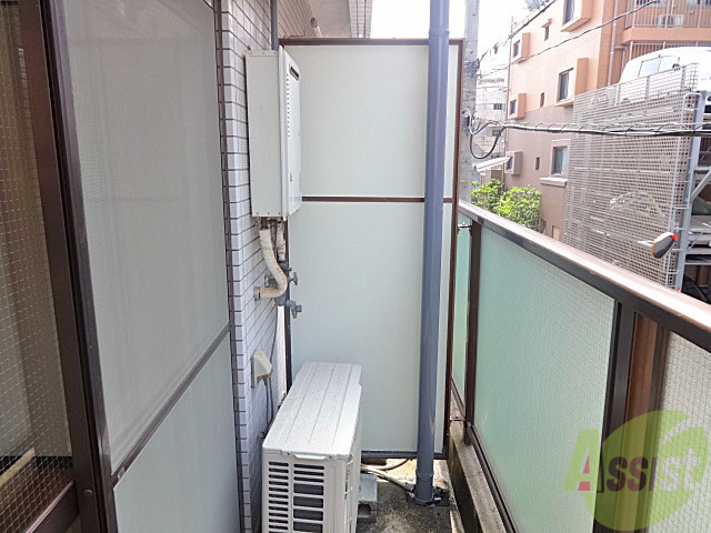 バルコニー　バルコニーには洗濯機がおけますよ。