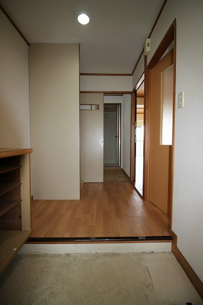 エントランス　玄関から室内の様子